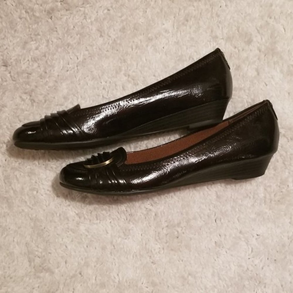 Brown Buckle-Toe Flats - New In Box - Picture 7 of 15